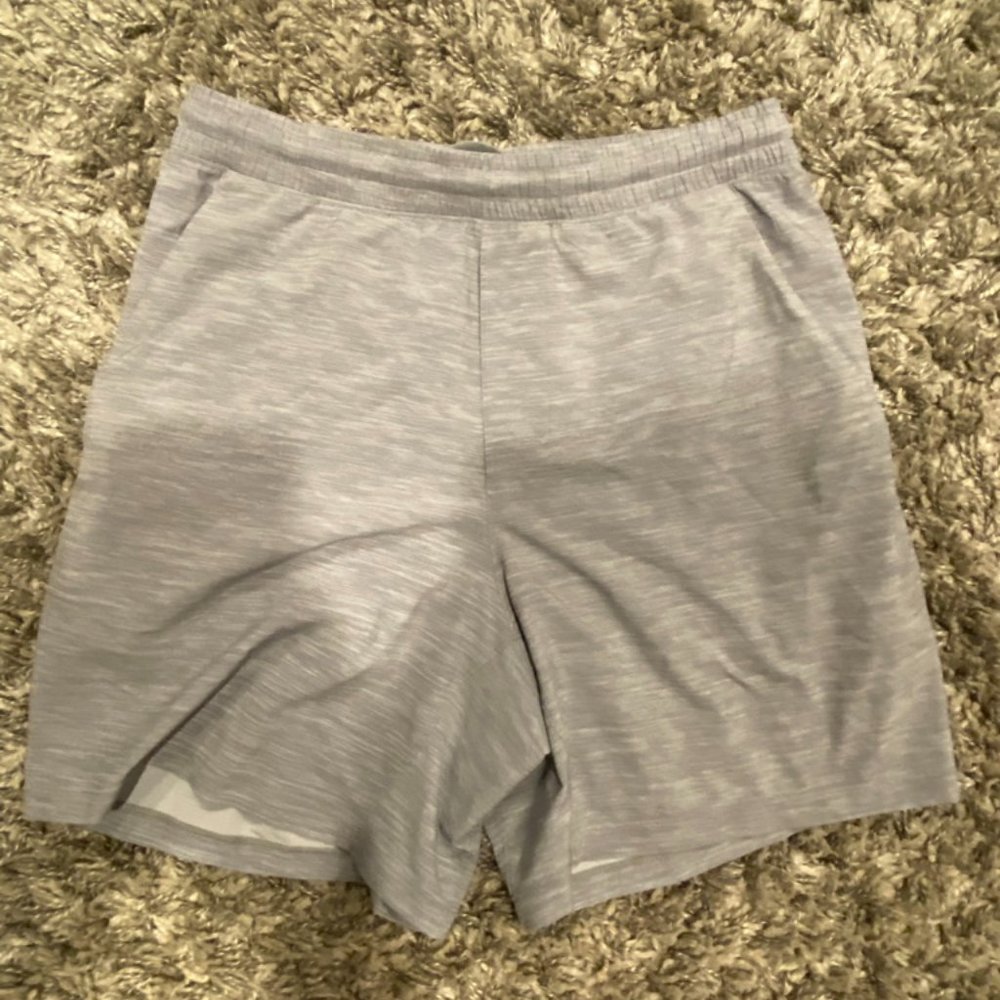 lulu lemon shorts, grey, size medium